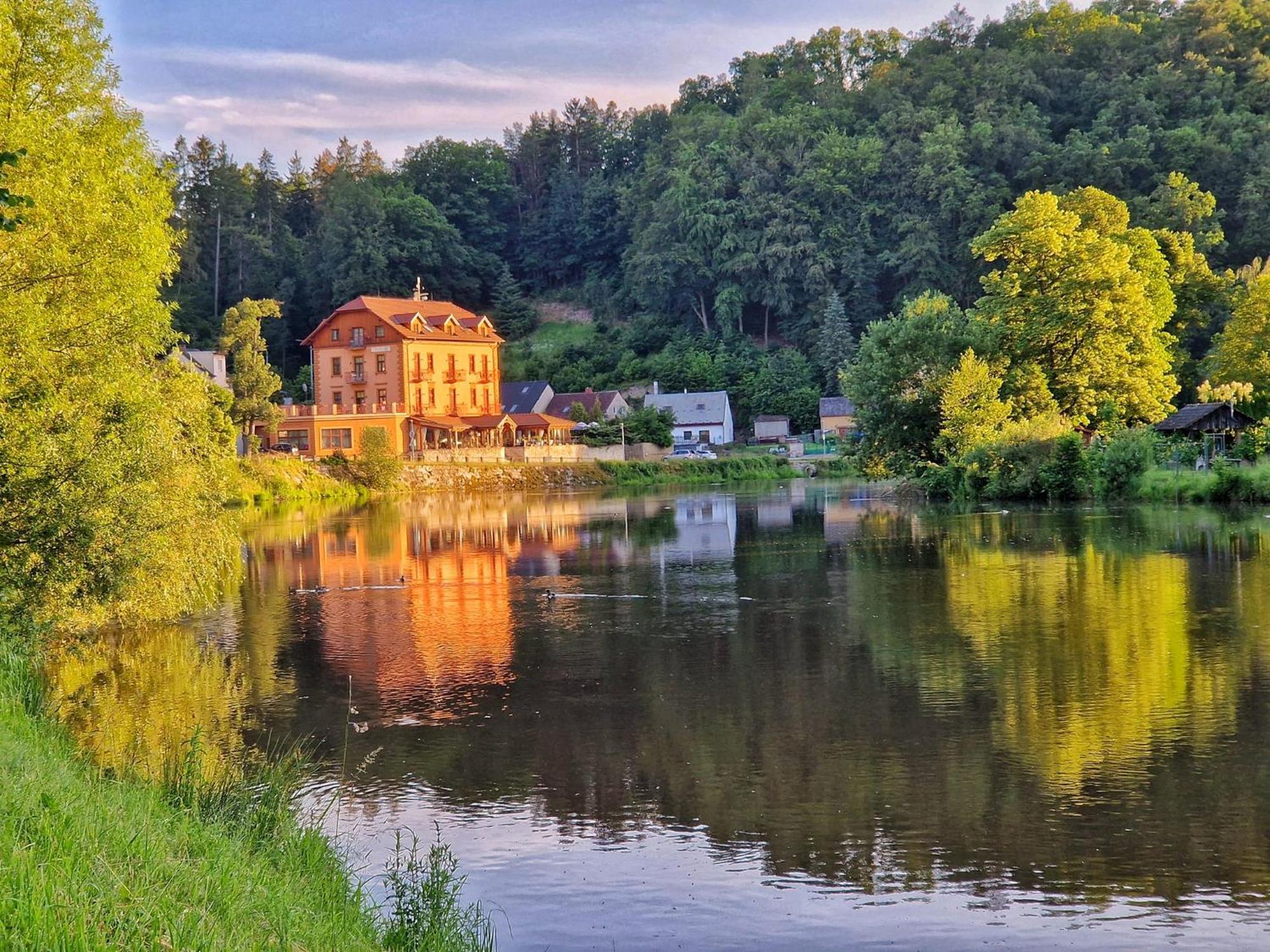 Romantik Hotel Eleonora 塔博尔 外观 照片